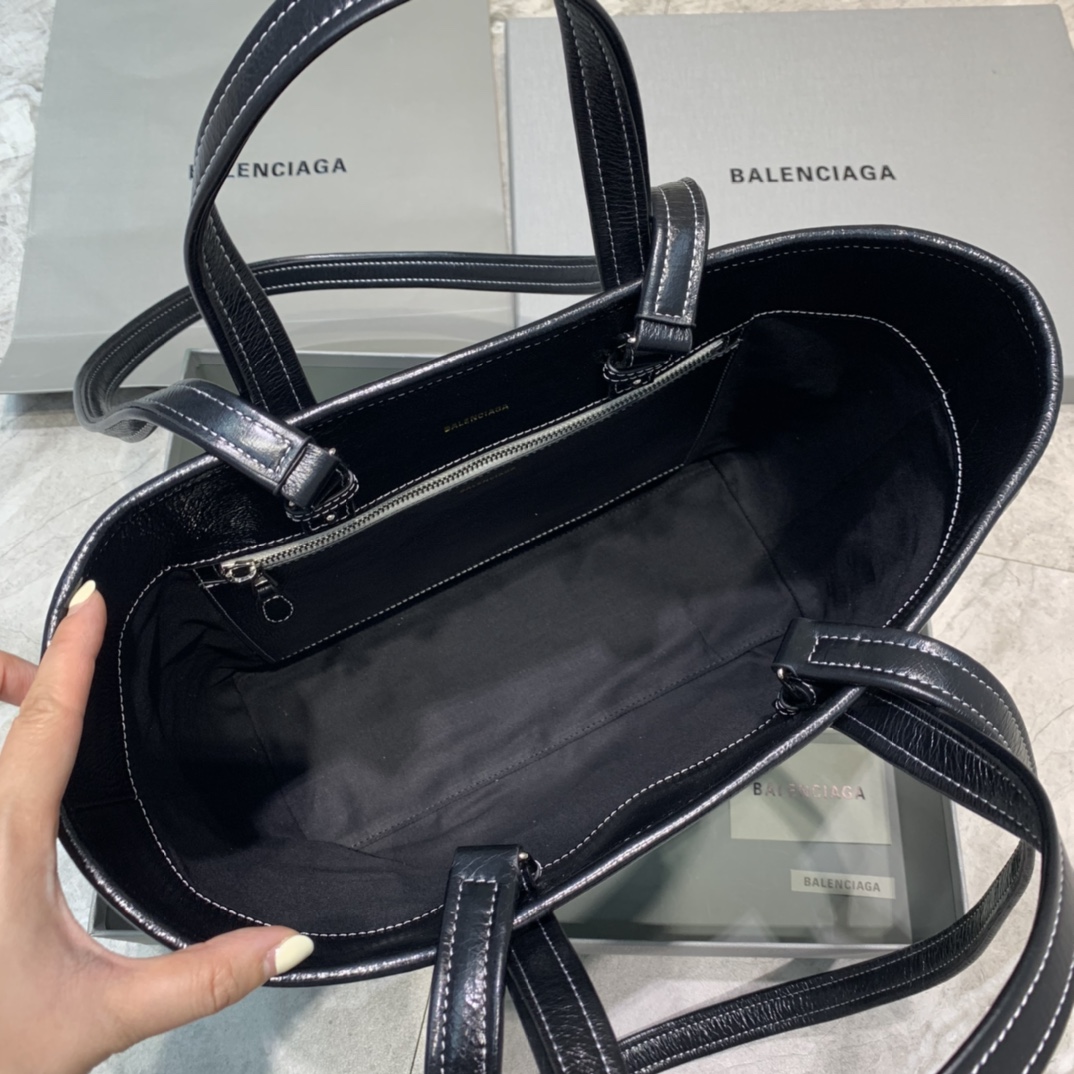 Balenciaga Tote Handbag Shopping Bag Black/White